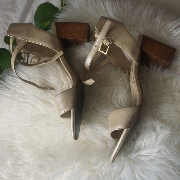 Adrienne Vittadini shoes - Picture 5 of 6